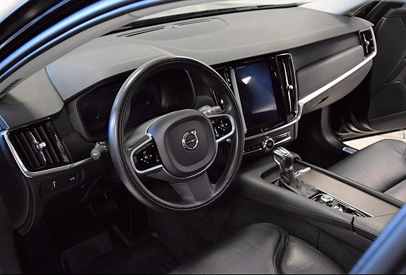 Volvo V90 Cross Country 8 of 18