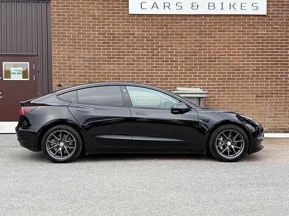 Tesla Model 3 6 of 19