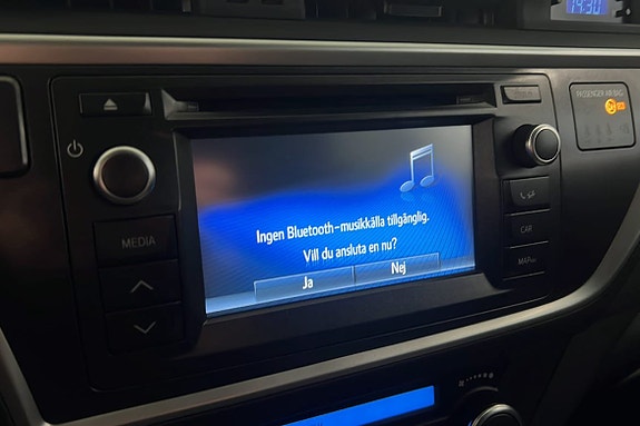 Toyota Auris 10 of 14