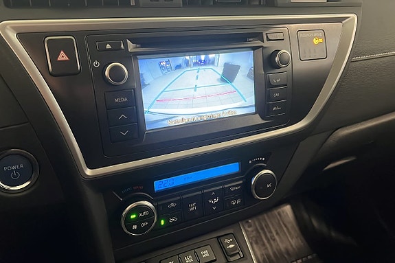 Toyota Auris 12 of 14