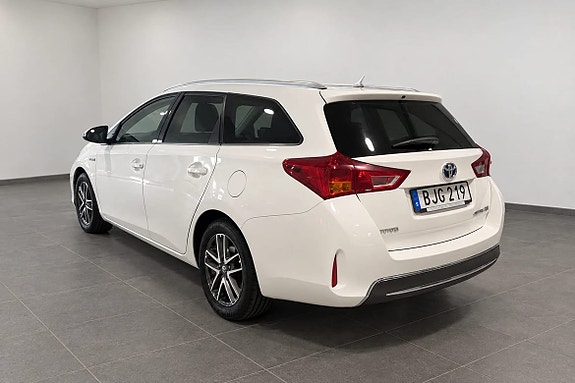 Toyota Auris 4 of 14