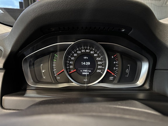 Volvo V70 9 of 23