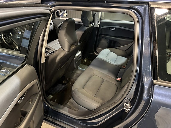 Volvo V70 17 of 23