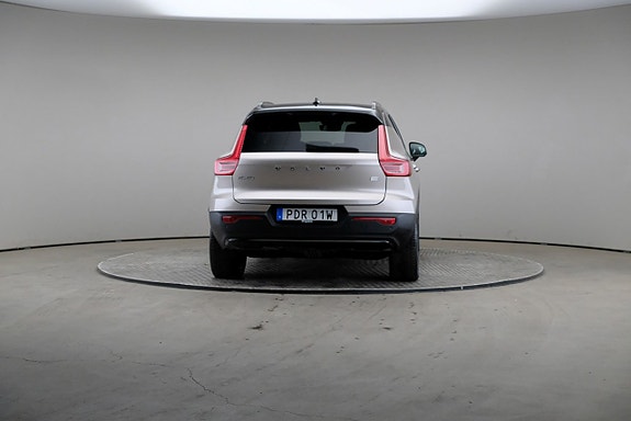 Volvo XC40 2 of 3