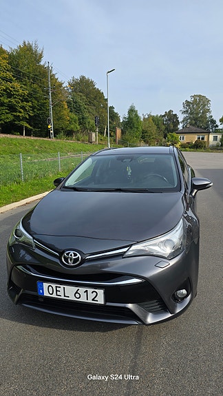 Toyota Avensis 5 of 9