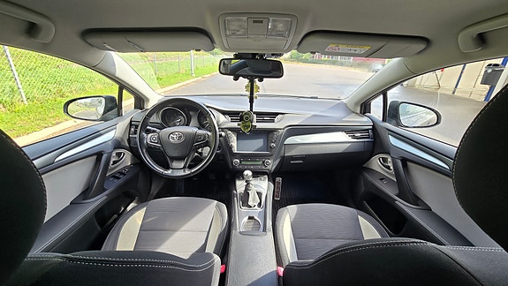 Toyota Avensis 8 of 9
