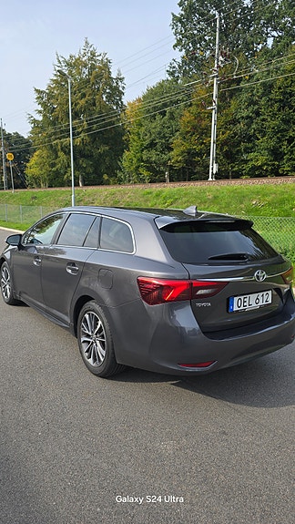 Toyota Avensis 6 of 9
