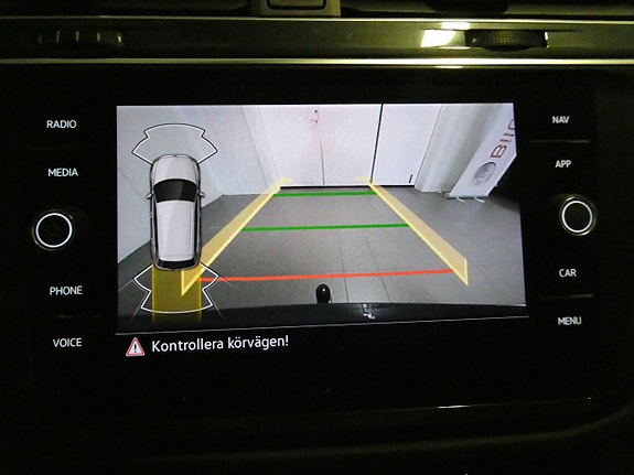Volkswagen Tiguan 15 of 22