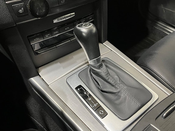 Mercedes-Benz E220 14 of 20