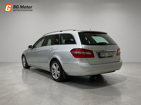 Mercedes-Benz E220 4 of 20