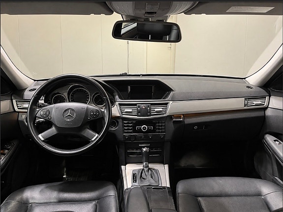 Mercedes-Benz E220 20 of 20