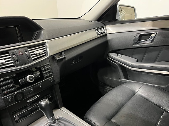 Mercedes-Benz E220 13 of 20