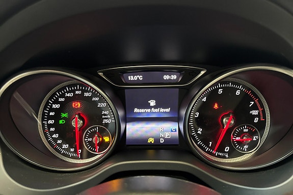 Mercedes-Benz CLA180 10 of 23