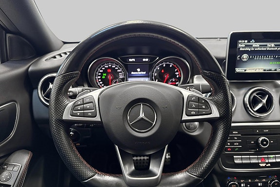 Mercedes-Benz CLA180 11 of 23