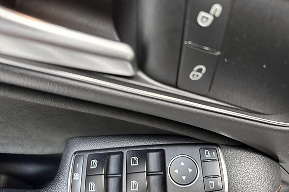 Mercedes-Benz CLA180 19 of 23