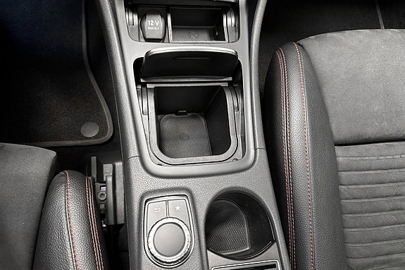 Mercedes-Benz CLA180 23 of 23