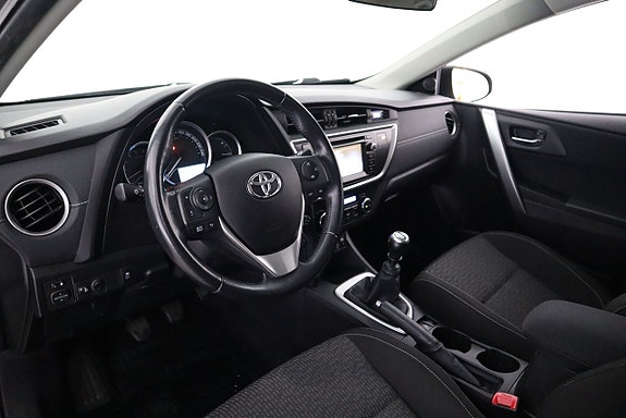 Toyota Auris 9 of 18