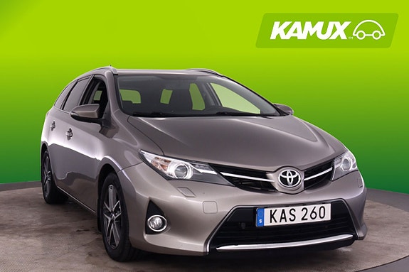 Toyota Auris 8 of 18