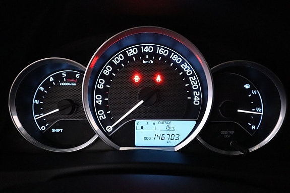 Toyota Auris 12 of 18