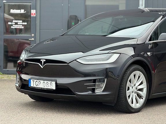 Tesla Model X 2 of 27