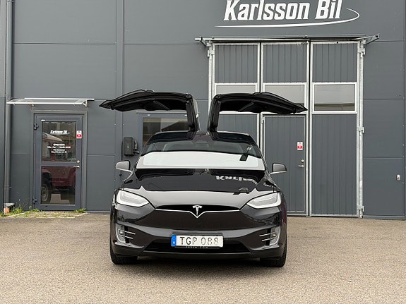 Tesla Model X 9 of 27