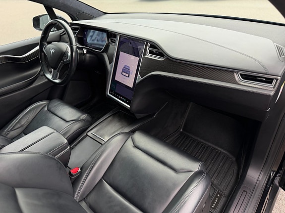 Tesla Model X 19 of 27