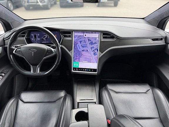 Tesla Model X 21 of 27
