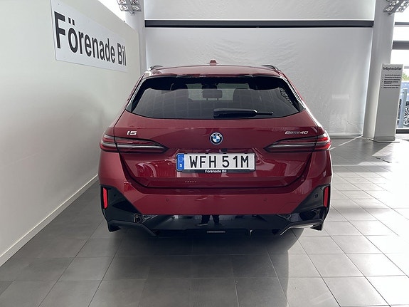 BMW i5 13 of 16