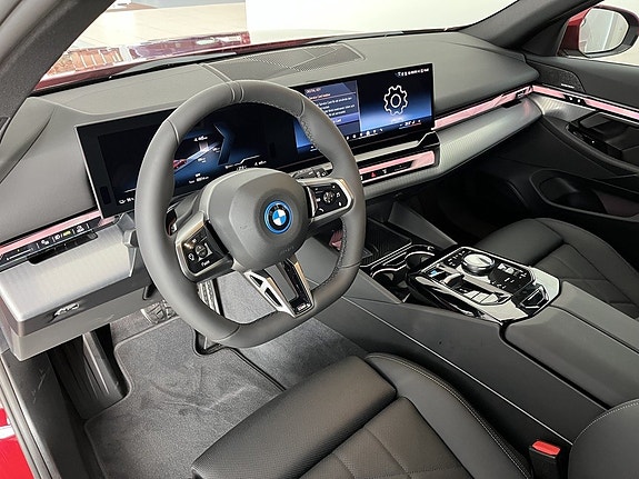 BMW i5 6 of 16