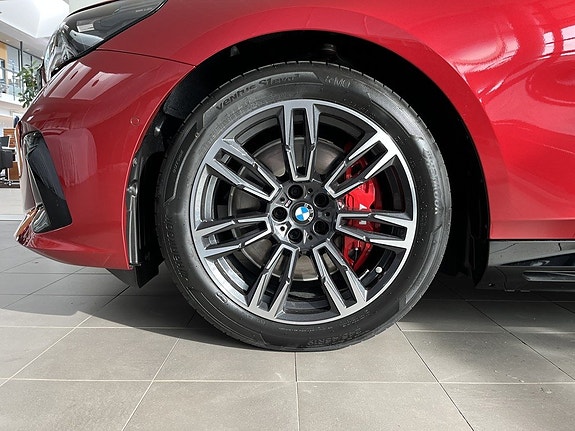 BMW i5 4 of 16