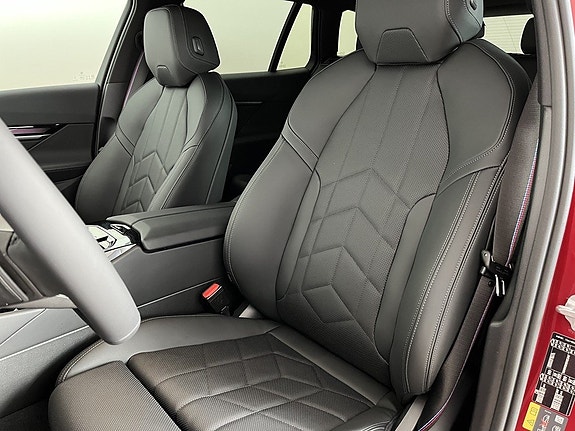 BMW i5 7 of 16