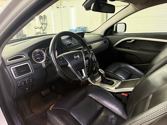 Volvo XC70 12 of 21