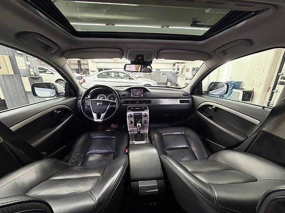Volvo XC70 17 of 21