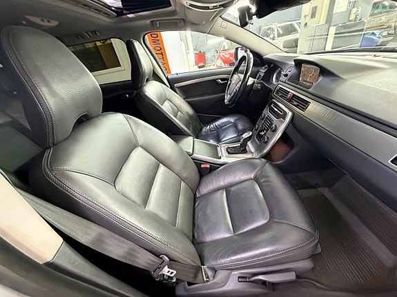 Volvo XC70 16 of 21