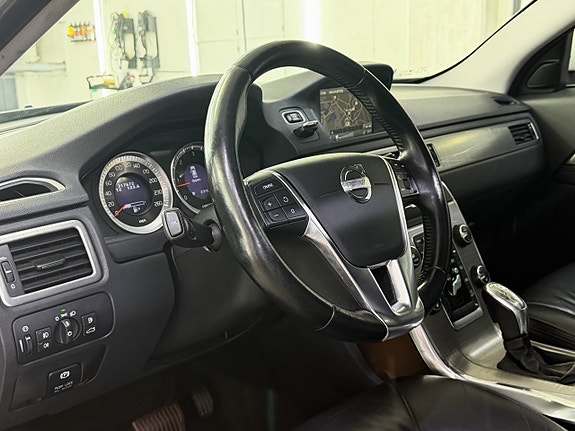Volvo XC70 13 of 21