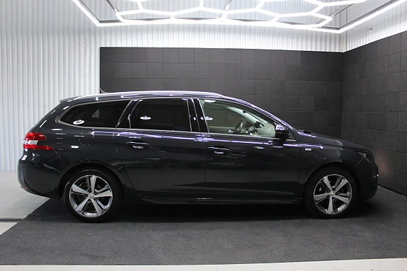 Peugeot 308 SW 7 of 16