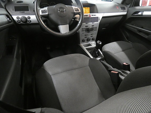 Opel Astra 7 of 17