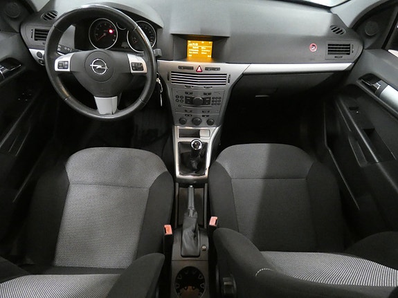 Opel Astra 13 of 17
