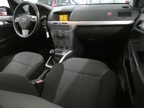 Opel Astra 14 of 17