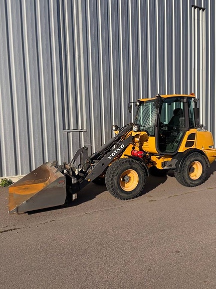 Volvo L25F / AC / Lastdämpning / M-värmare 2 of 6