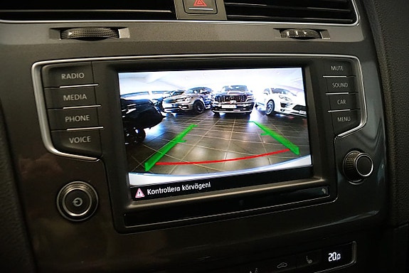 Volkswagen Golf Alltrack 10 of 17