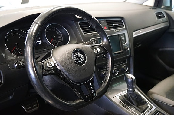 Volkswagen Golf Alltrack 8 of 17