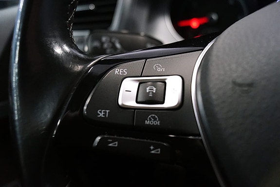 Volkswagen Golf Alltrack 9 of 17