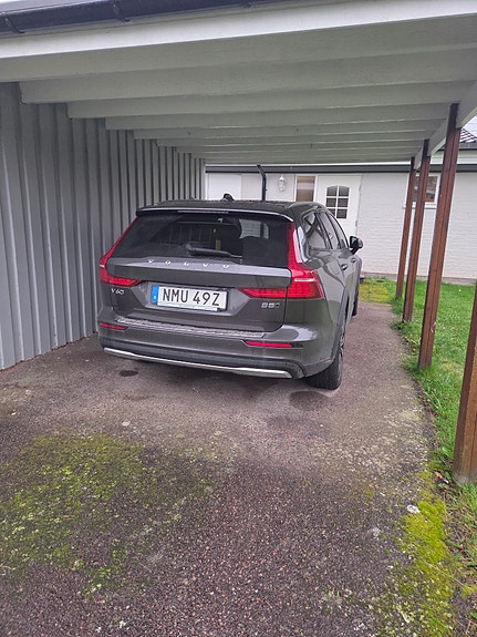 Volvo V60 Cross Country 7 of 8