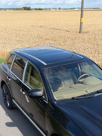 Porsche Cayenne Turbo 5 of 5