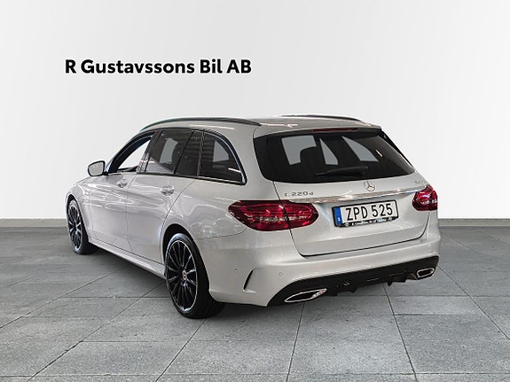 Mercedes-Benz C220 2 of 10