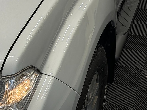Nissan Navara 3.0 dCi V6 Double Cab | 231 ch | BVA | Toit ouvrant | Bose | Cuir électrique | Révision récente