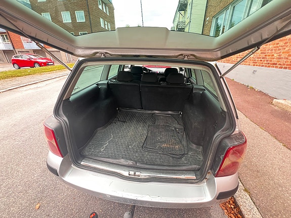 Volkswagen Passat 8 of 10