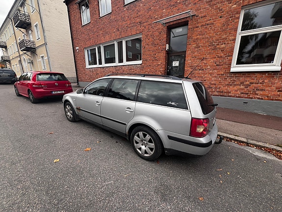 Volkswagen Passat 4 of 10