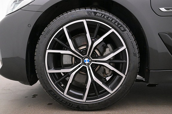 BMW 530e 27 of 27